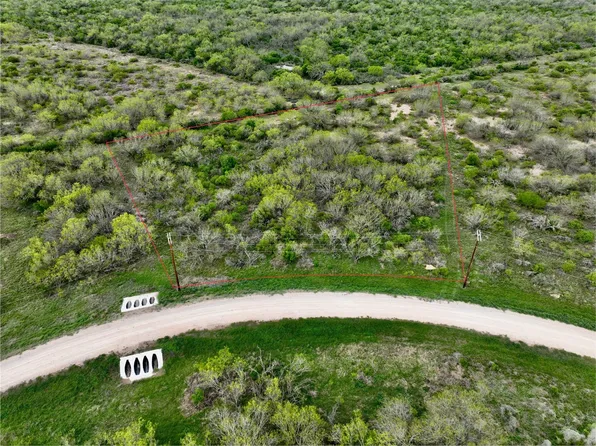 7 Private Road Frio Estates Dr, Moore, TX 78057