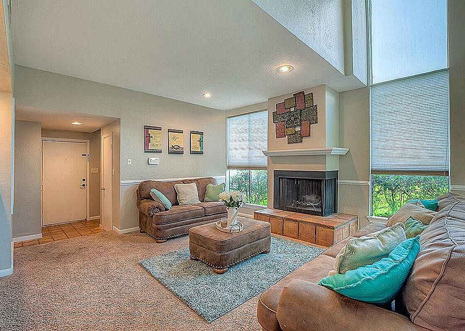 1st image of 3938 Lakewood Dr