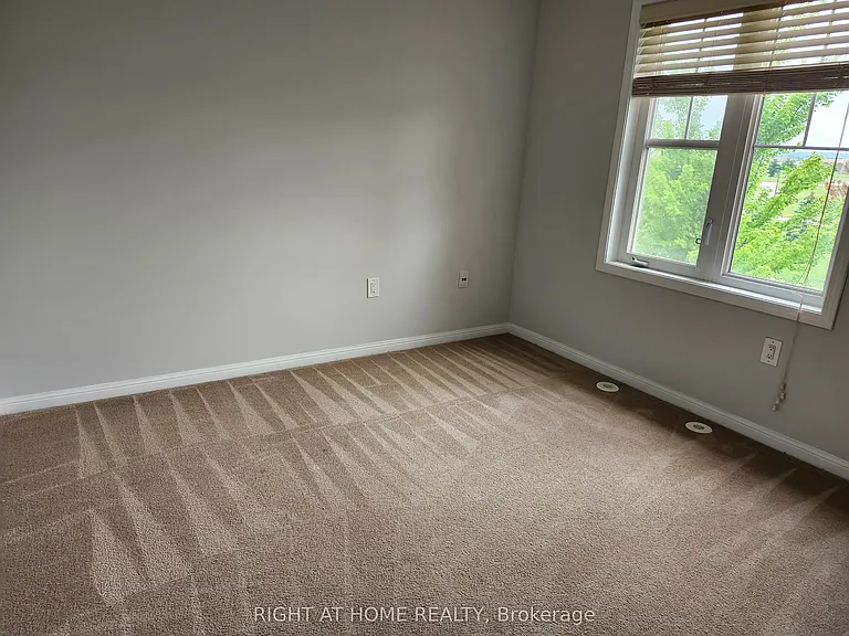 786 Bolingbroke Dr — Photo 31