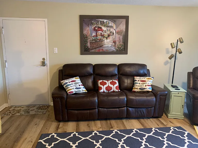 103 E Lockhaven Dr #G — Photo 8
