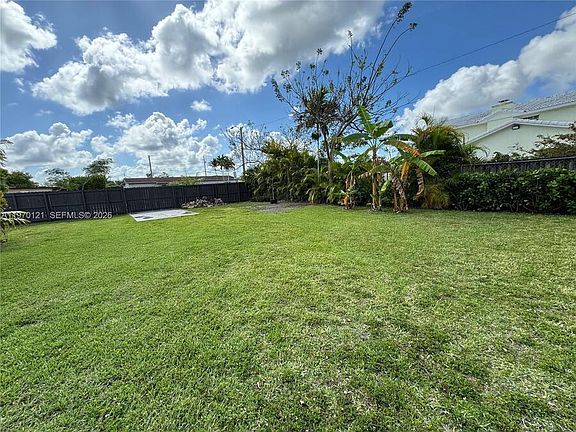 5th image of 8400 SW 46th St