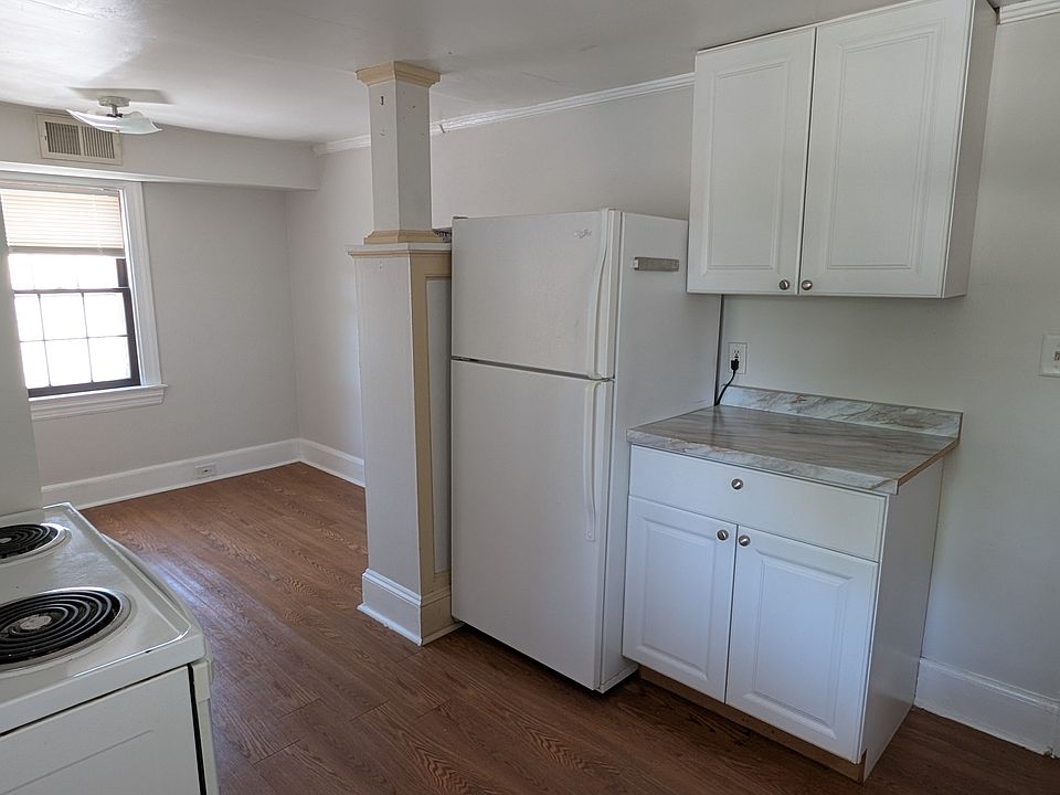 Kitchen with adjoining eat-in area