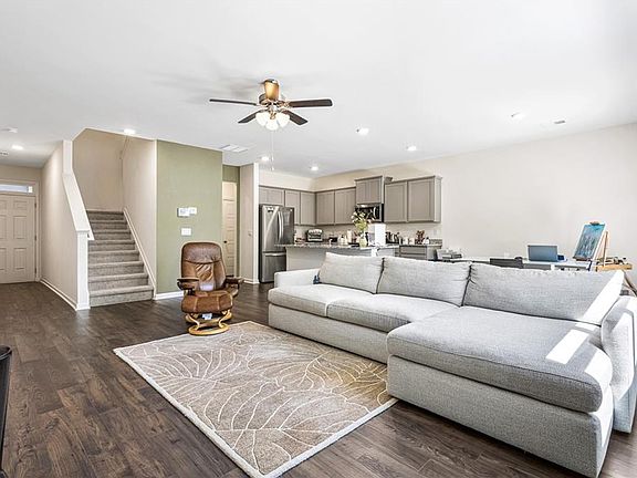 2nd image of 1180 Cades Walk
