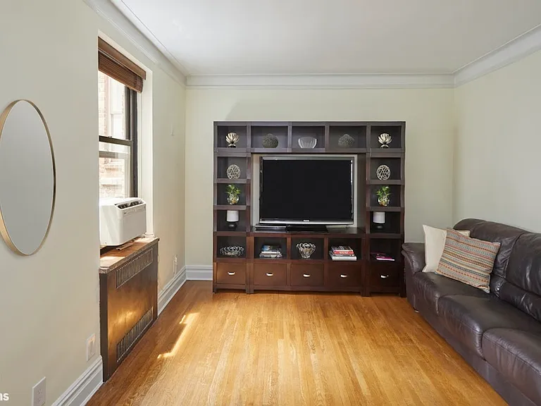 29 W 65th St #5E — Photo 2