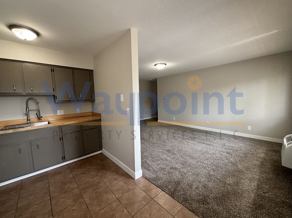 914 E Oak St #11412937
