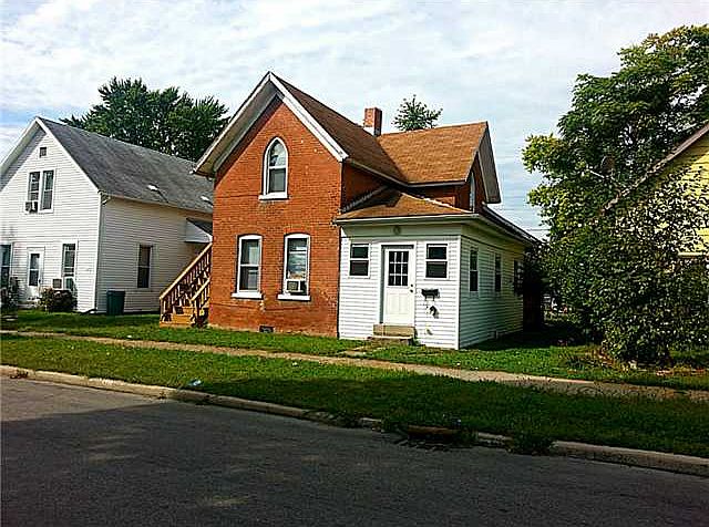 2nd image of 416 Douglas St