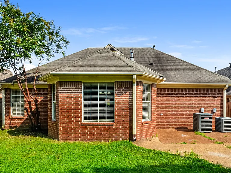 4313 Genevieve Dr — Photo 17