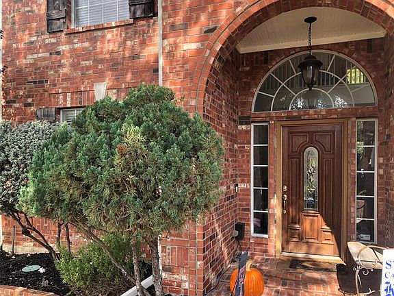 2nd image of 2728 Castlecove Dr