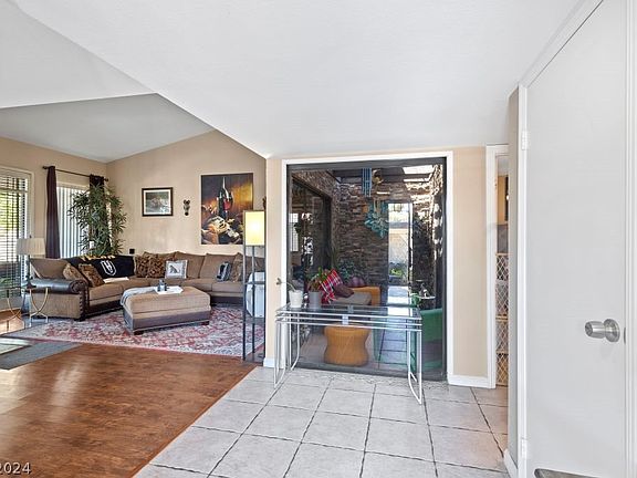2nd image of 3571 Buena Vista Dr #0