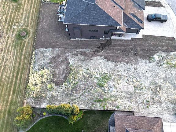 5th image of 25 Lakes Estates Cir
