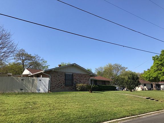 2nd image of 3918 Maxine Dr