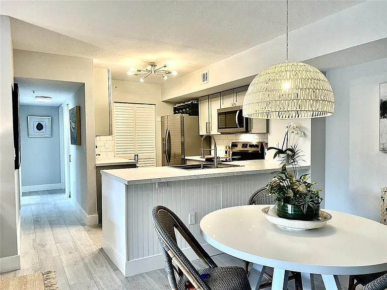 1550 S 42nd Cir #111 — Photo 3