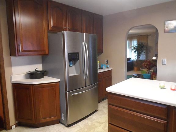 4th image of 412 Bayliss Ave
