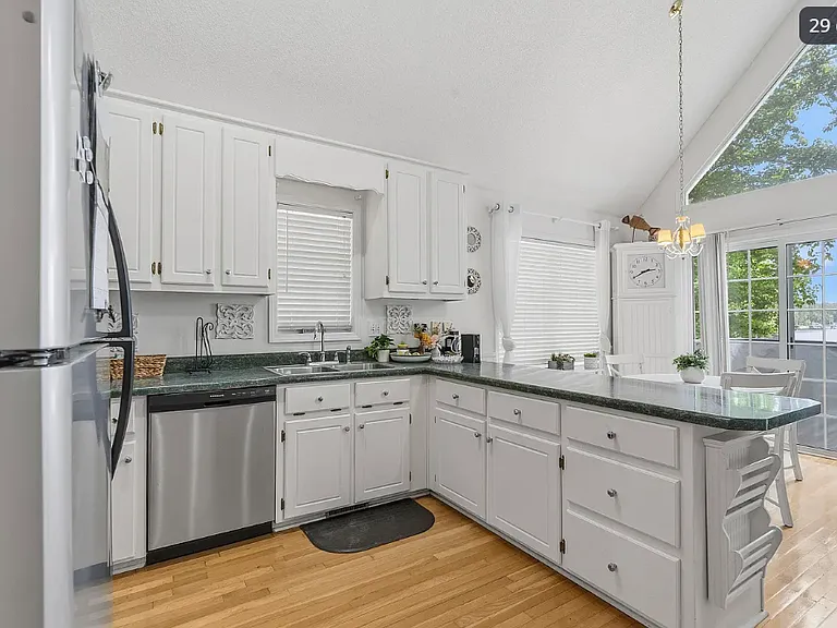 309 Thomas Dr — Photo 13