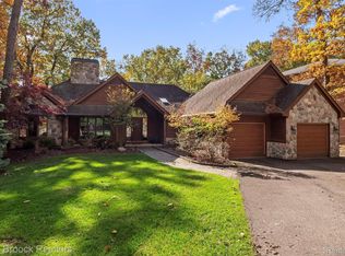 2121 Uplong St, West Bloomfield, MI
