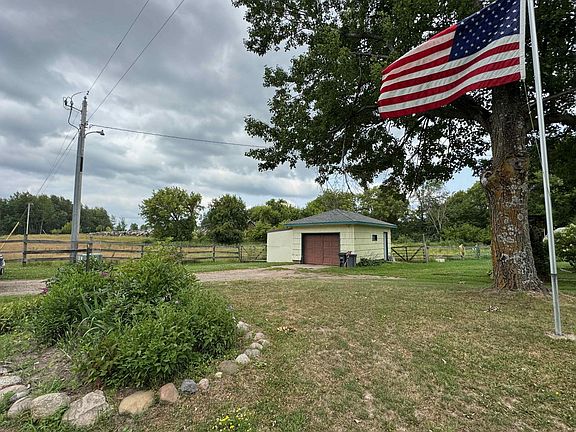 4th image of 47412 Anchor Ave