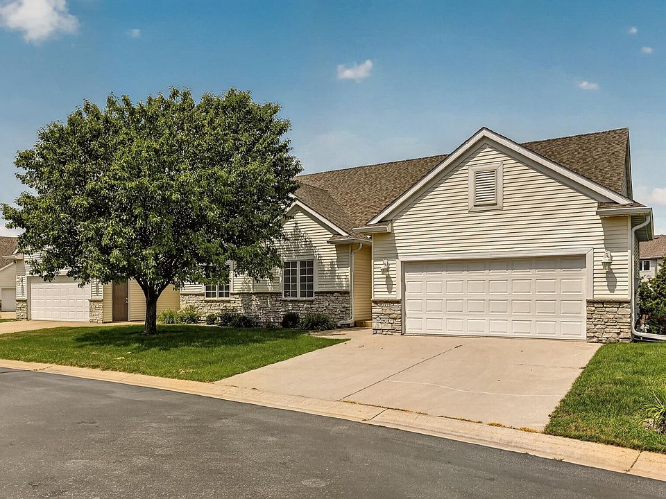 1st image of 2322 Coral Ct NE