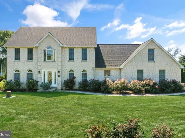 29 Berry Cir, Mertztown, PA 19539