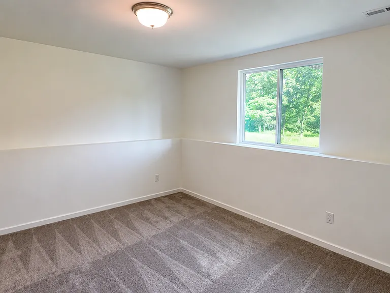 150 Mayfield Dr — Photo 22