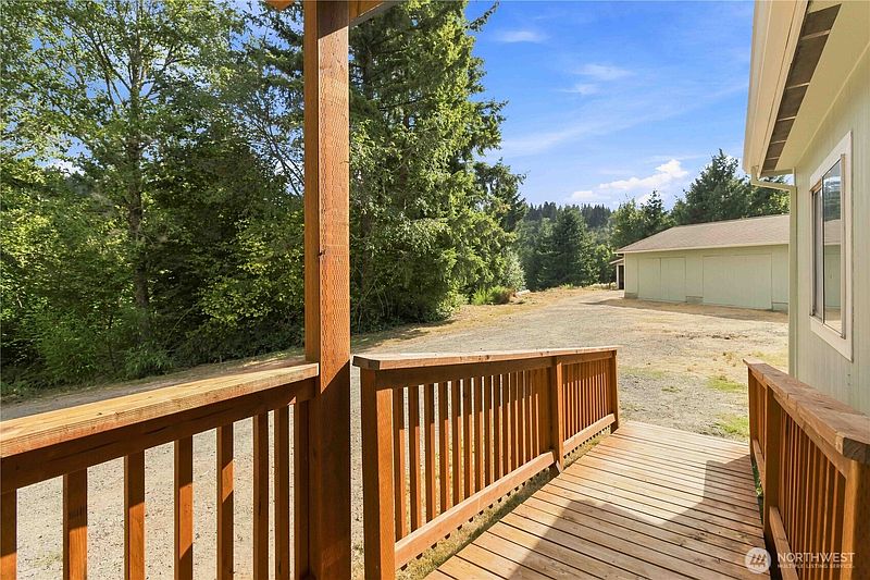 3rd image of 159 Jack-Pine Road