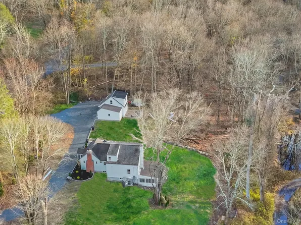 65 Hickory Lane, Bedford, NY 10506