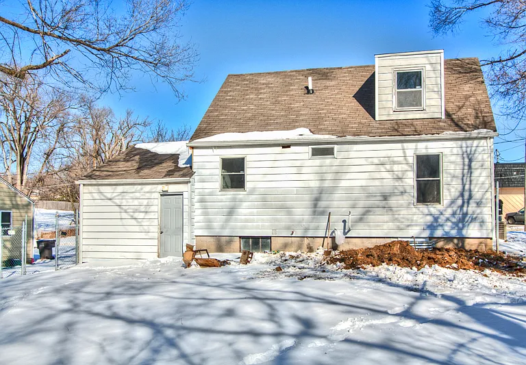 902 Titus Ave — Photo 23
