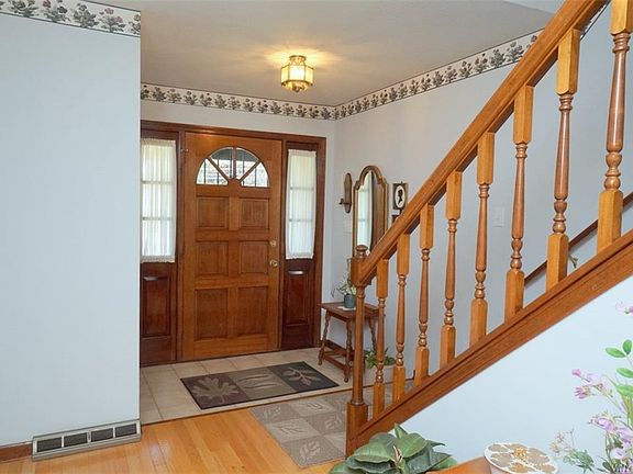3rd image of 184 Northwood Ave