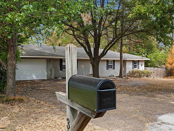 4th image of 3205 Linda Ln