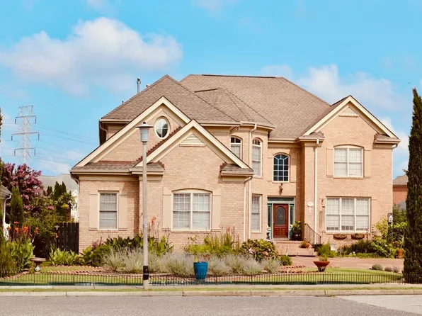 30 Castle Haven Rd, Hampton, VA 23666