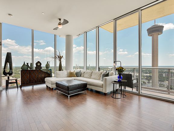 2nd image of 610 E Market St #2519