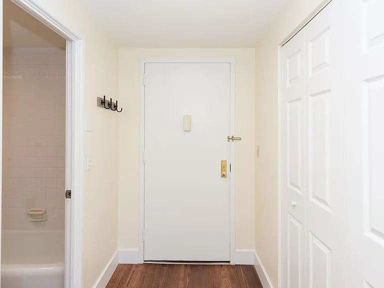 Lakewood Apartments — Photo 13