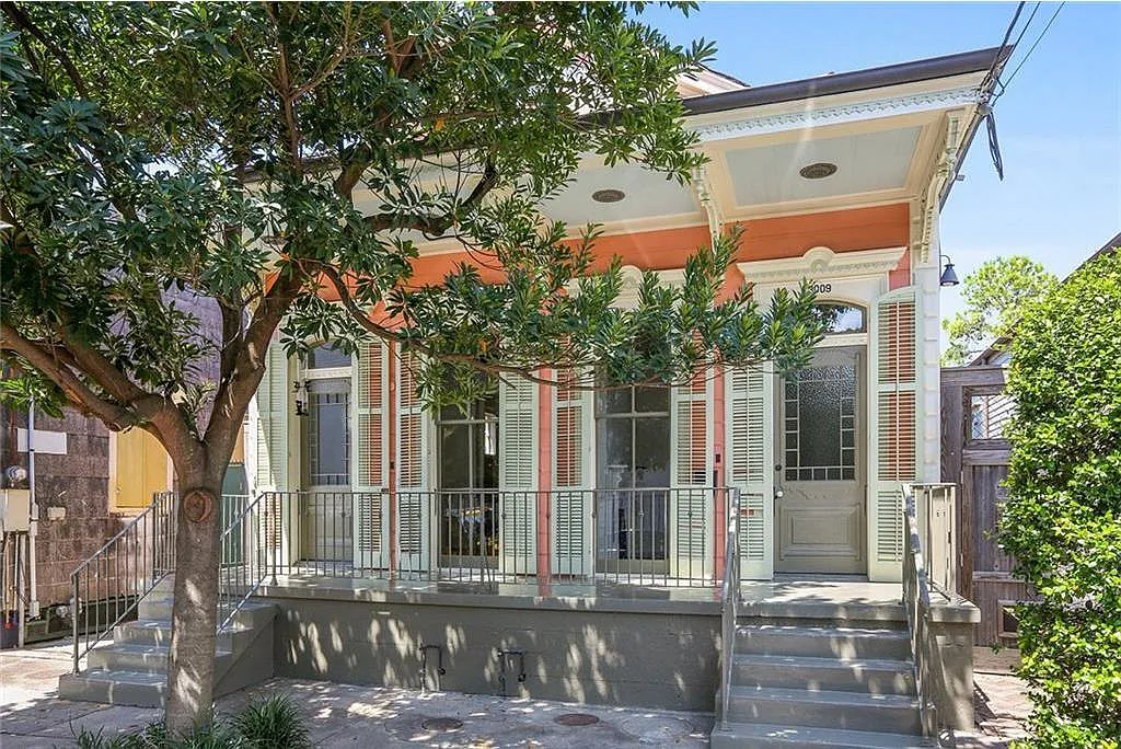 3007 Dauphine St — Photo 1