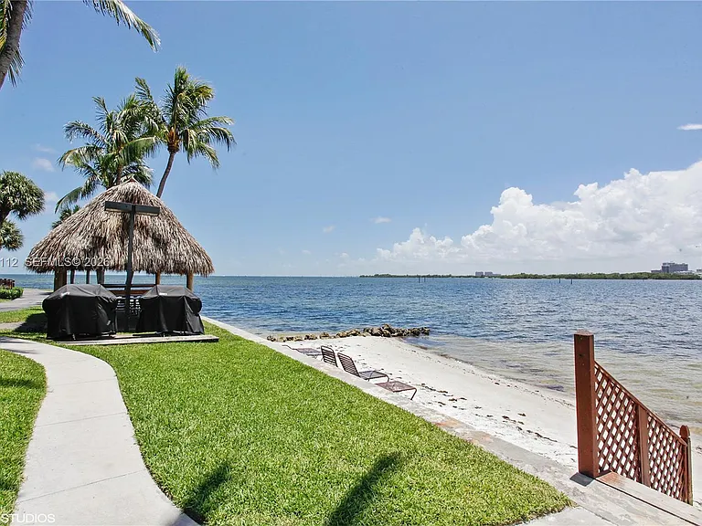 2 Grove Isle Dr #BPH10 — Photo 33