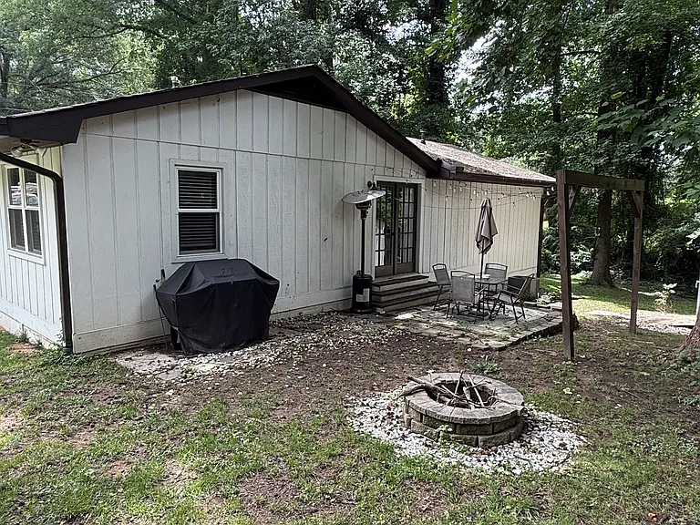 2372 Lakewood Dr NW — Photo 19