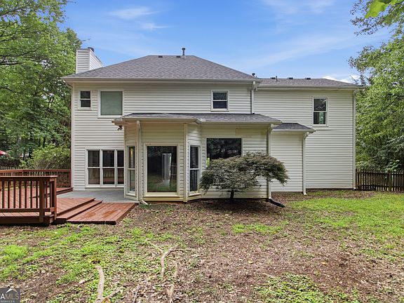 5th image of 3504 Wellsley Dr
