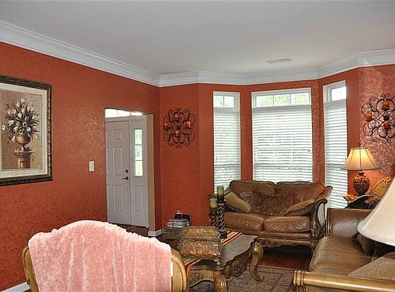 3rd image of 6211 Crown Hill Dr