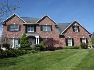 48 Indian Pipe Dr, Wynantskill, NY 12198