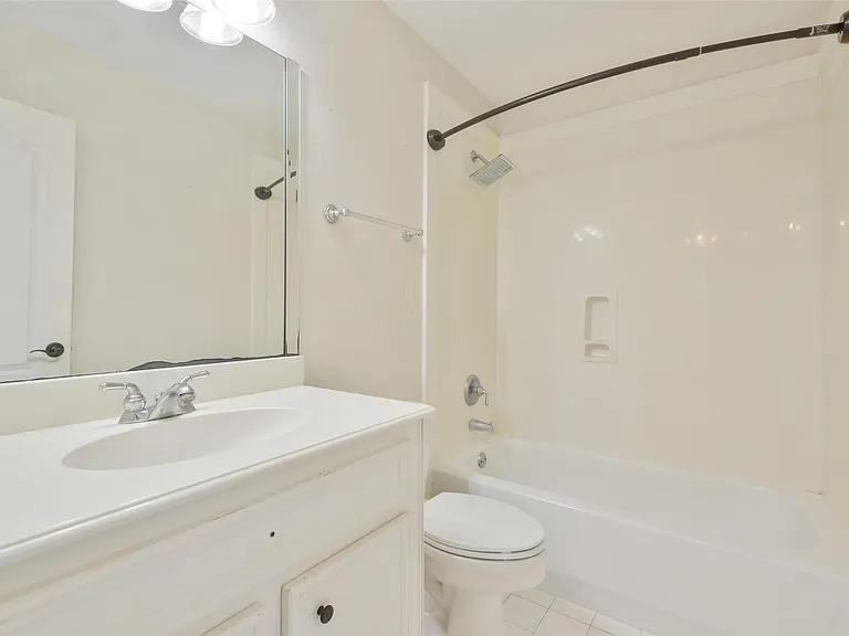 8114 Hideaway Lake Cir — Photo 37