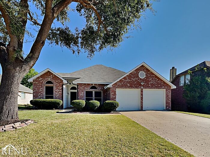 1st image of 208 Overbrook Ct