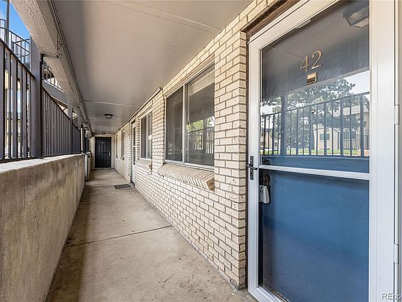 2nd image of 1723 Robb Street #42