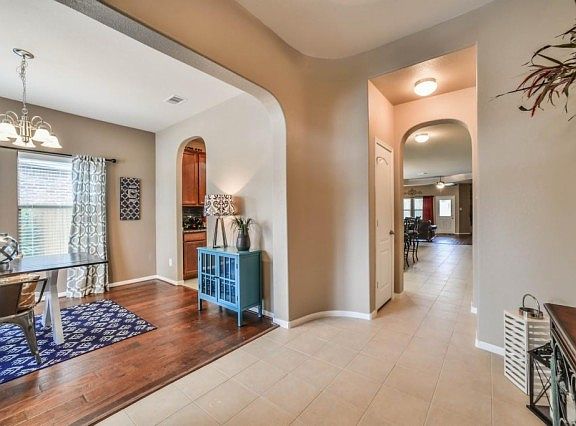 4th image of 919 E Tide Bay Cir
