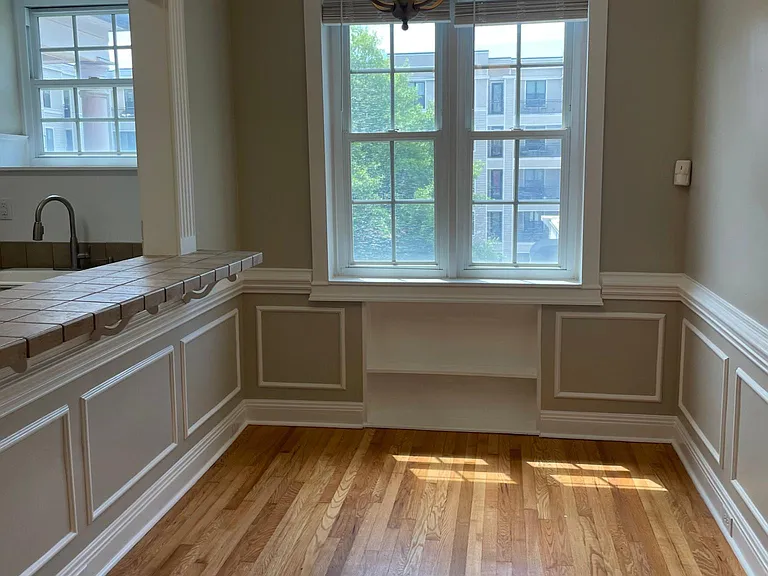 1337 E Morehead St — Photo 31