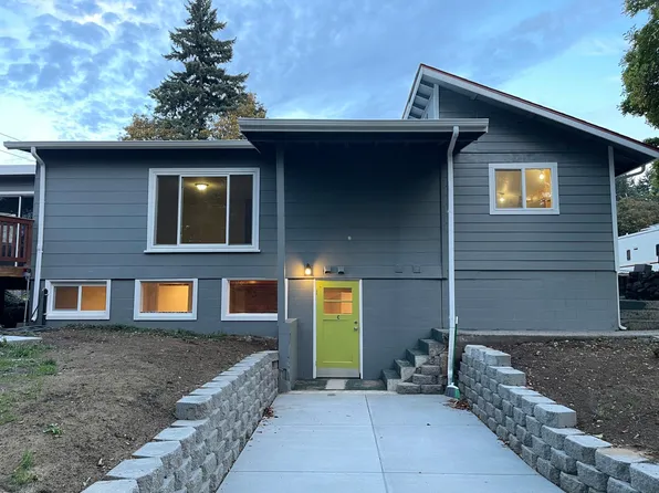 1648 Higgins Rd SE #C, Pt Orchard, WA 98366