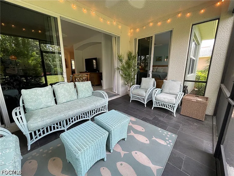 10640 Camarelle Cir — Photo 15