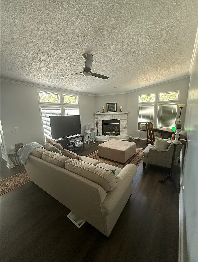 Updated Country Home 3 Bed, 2 Bath 2,500 Sq Ft with Fenced Yard & Spacious Porches — Photo 4
