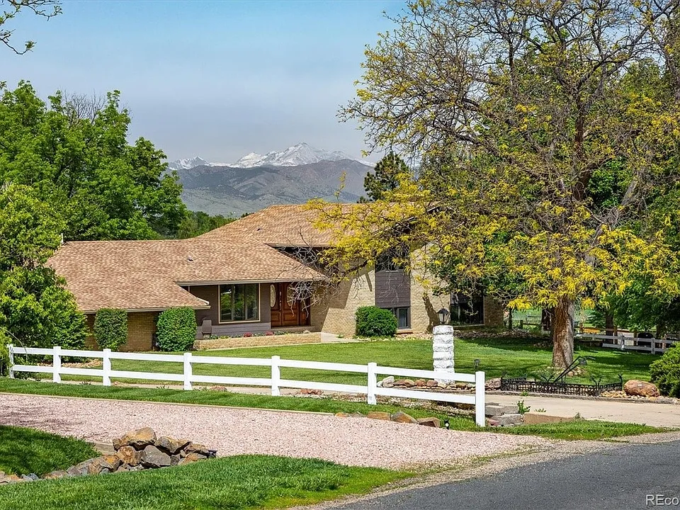 2117 Stonehenge Cir