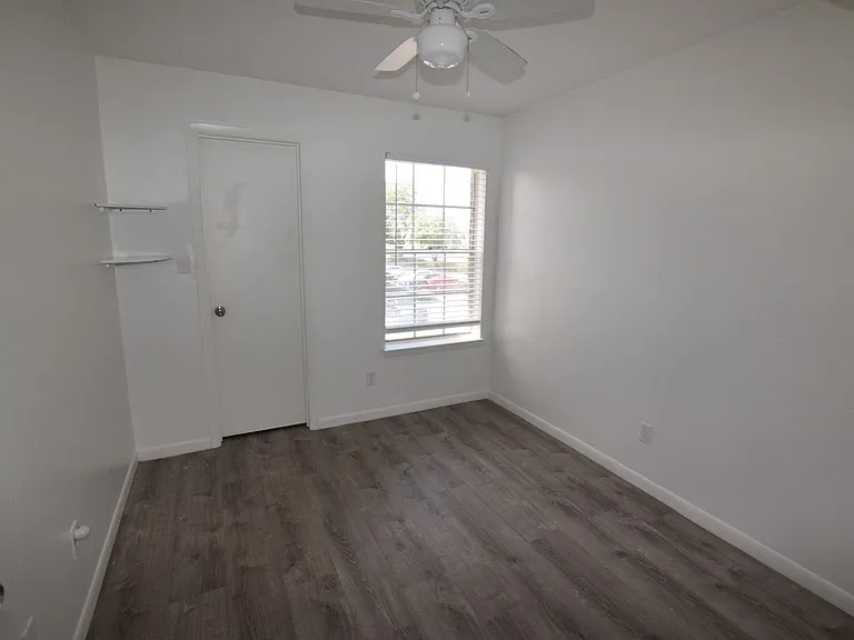 5533 Chrishire Way #F201 — Photo 9