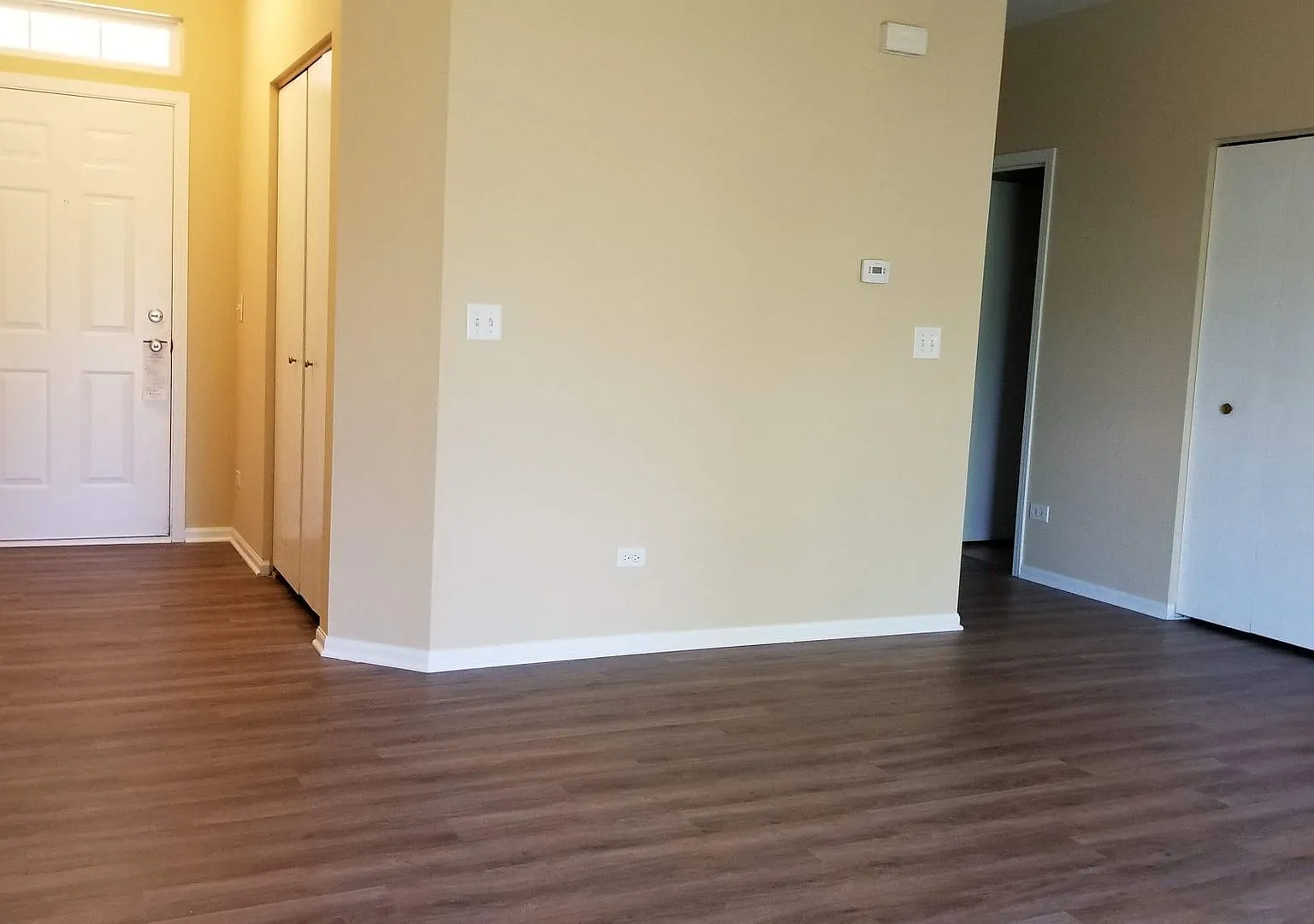 1126 Clover Dr. — Photo 3