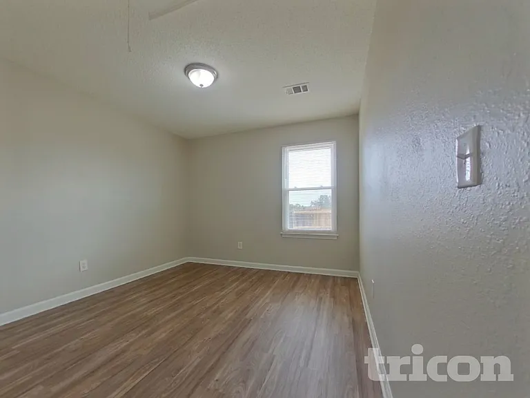 279 Legend Oaks Dr — Photo 12