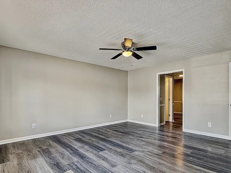 120 Holly Hills Dr NE — Photo 10
